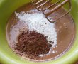 Desert negresa cu ciocolata, frisca si sos de zmeura-1