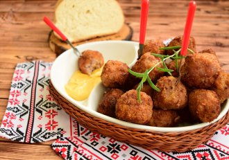 Aperitiv chiftelute din carne de porc