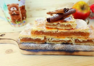 Desert placinta cu mere cu aluat de foietaj (de post)