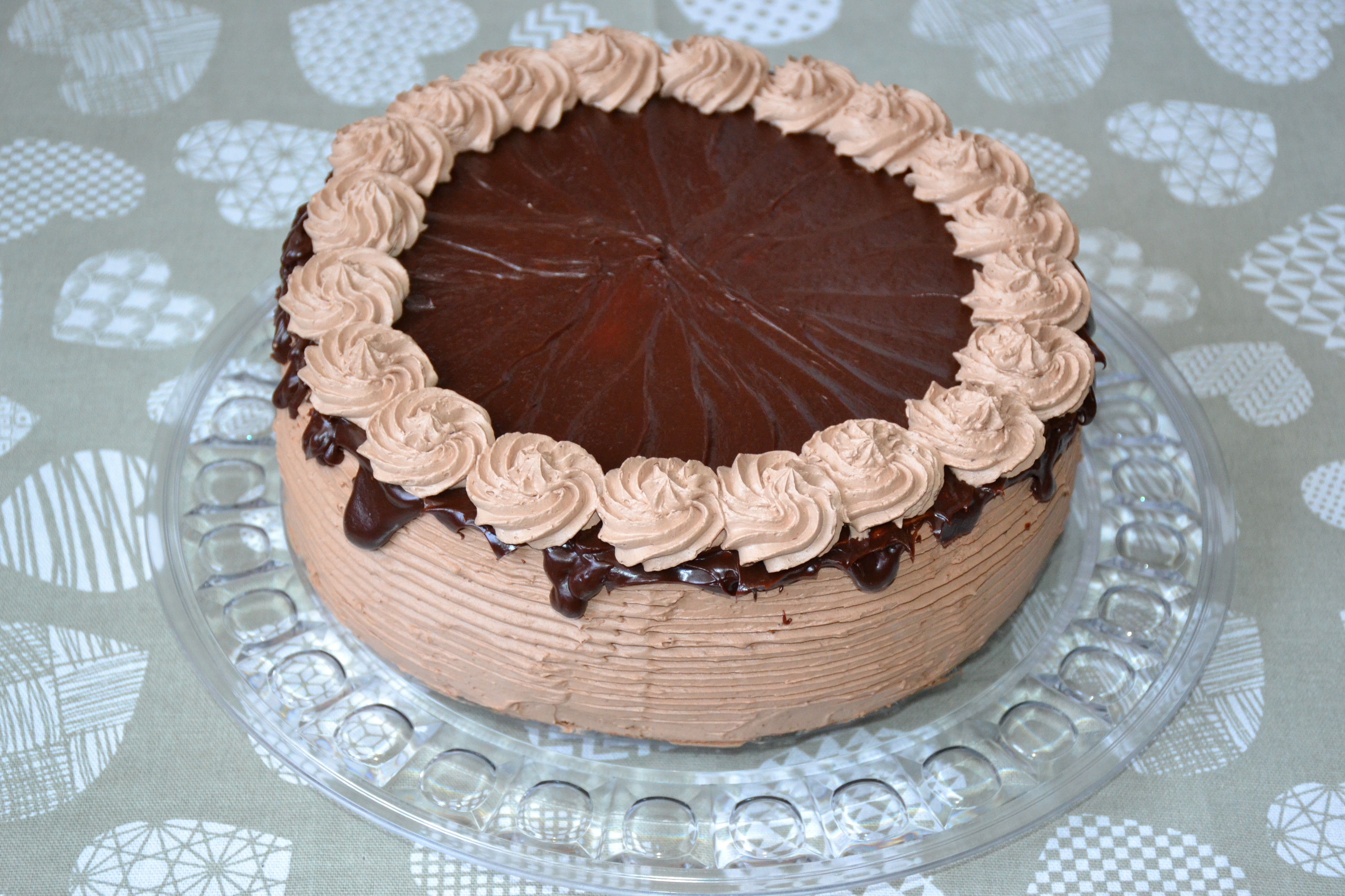 Desert tort cu ciocolata, visine si mascarpone