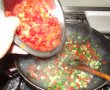 Varza cu afumatura la tigaia wok-7