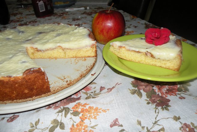 Desert tarta cu mere si budinca de vanilie