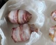 Aperitiv cartofi umpluti cu mozzarella si ou fiert, inveliti in bacon-7