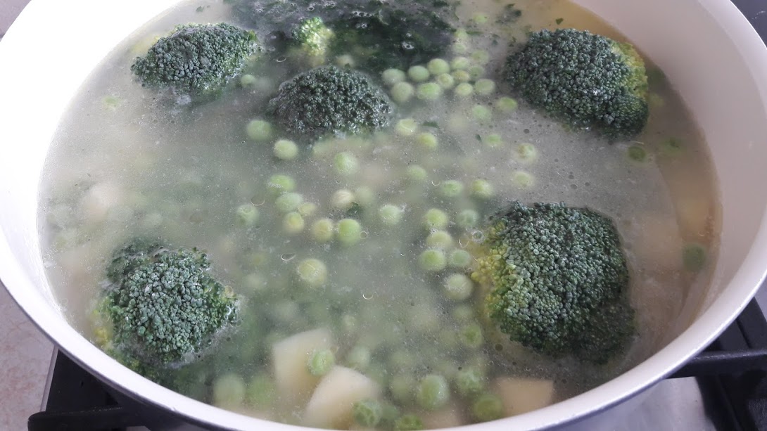 Supa crema de mazare si broccoli