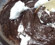 Desert tort cu ciocolata, crema de piersici si blat umed-8