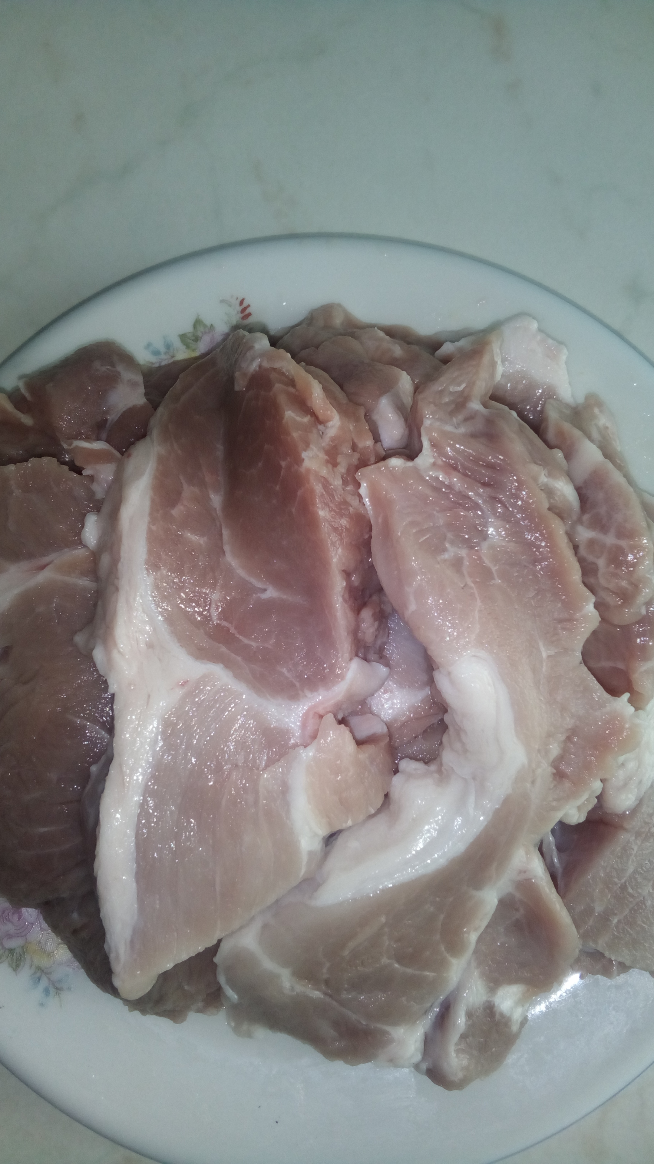 Friptura de porc la tigaie si garnitura de napi prajiti