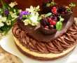 Desert tort ciocolatos cu crema de lamaie si fructe de padure-17