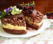 Desert tort ciocolatos cu crema de lamaie si fructe de padure-18