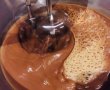 Desert cupcakes cu cafea, ciocolata espresso, frisca si fulgi de ciocolata-4