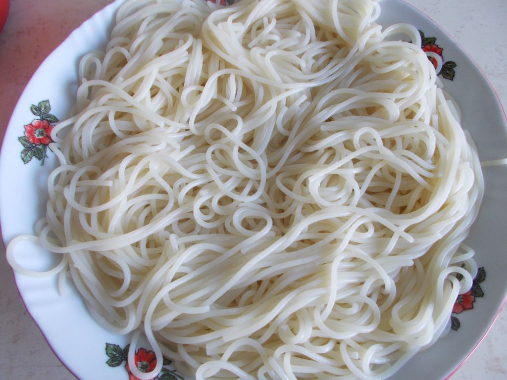 Spaghete cu ciuperci, in sos alb