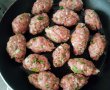 Kufta bil Batinjal (Rulouri libaneze din vinete umplute cu chiftele in sos de rosii)-3