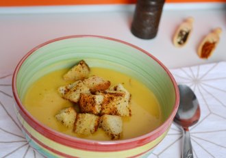 Supa crema de morcovi cu sofran