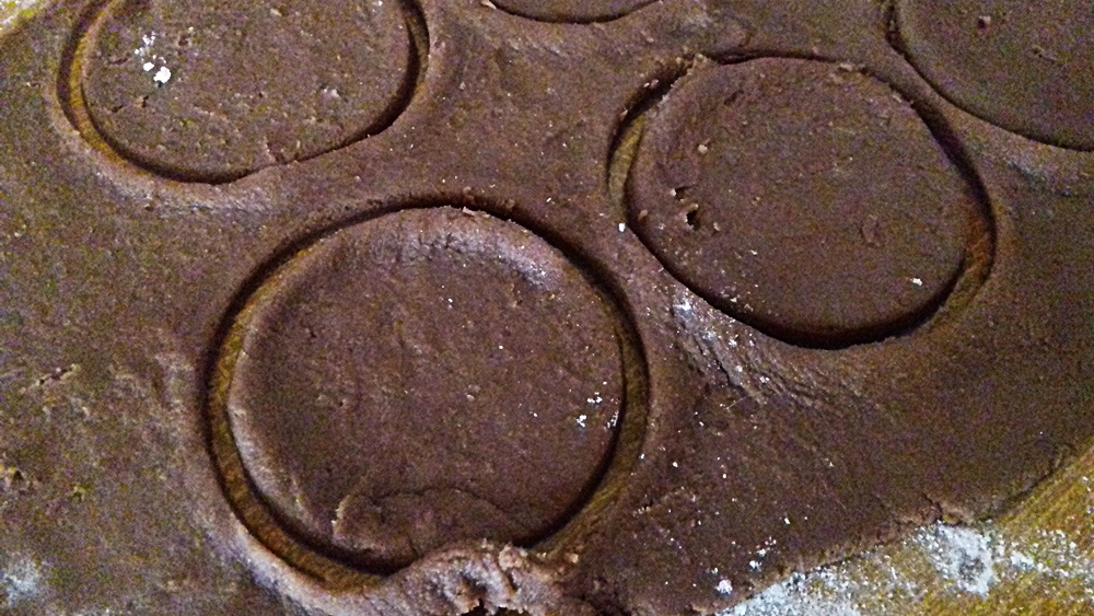 Desert fursecuri fine cu ciocolata si nuca