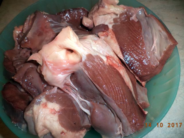 Inima de vitel insotita de piure de conopida si sfecla