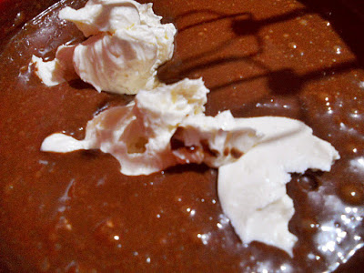 Desert tort cu  piersici si ciocolata