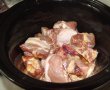 Friptura de pui si porc la slow cooker Crock-Pot cu sos de usturoi verde-0