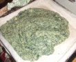 Cheese&spinach in foi de placinta cu carnaciori la cuptor-3
