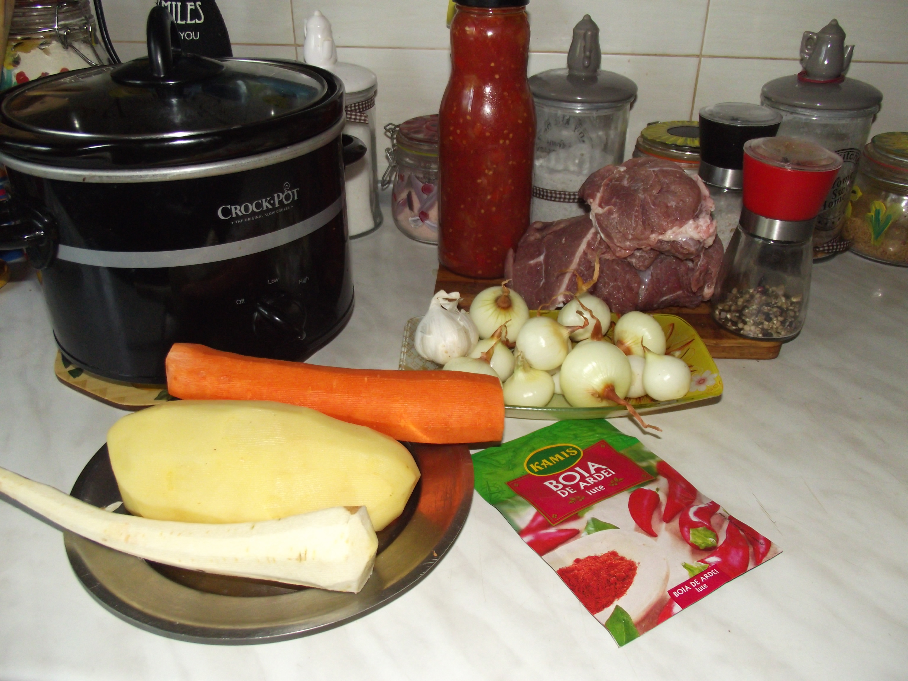 Tocanita de vitel la slow cooker Crock-Pot