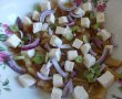 Salata de ardei copti, cu branza, ceapa si masline-3