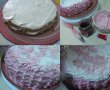 Desert tort cu alune de padure, ciocolata alba si trandafiri-1