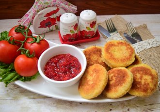 Mini sandvisuri pane cu salam si mozzarella