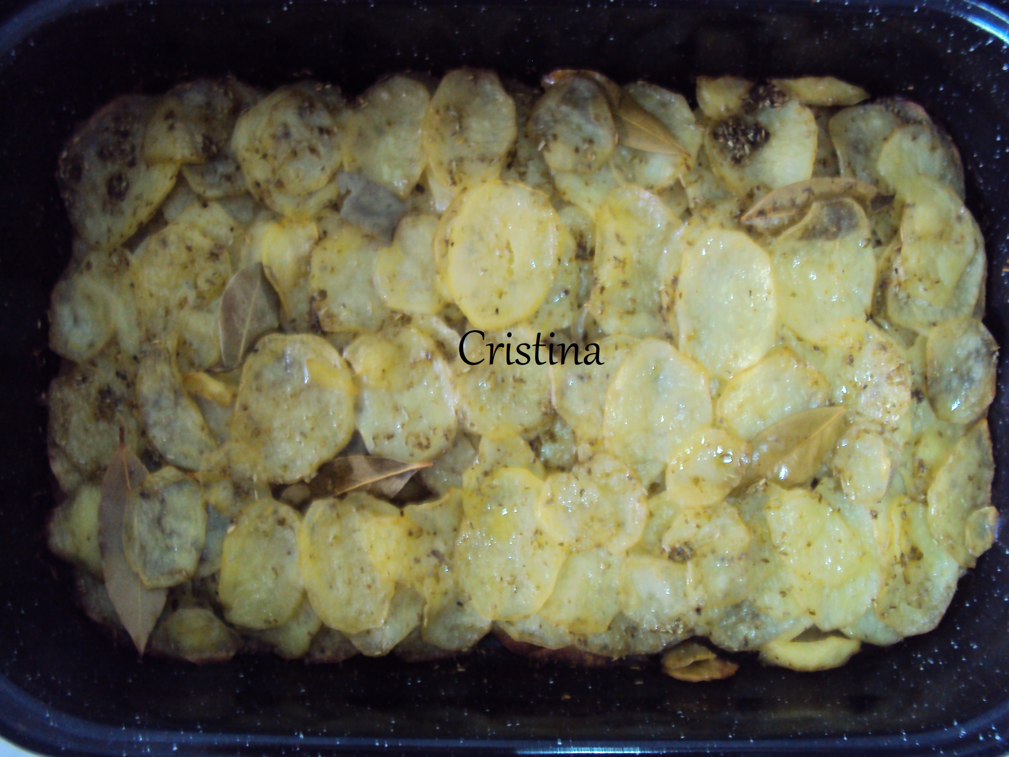 Gratin de cartofi cu ierburi aromate