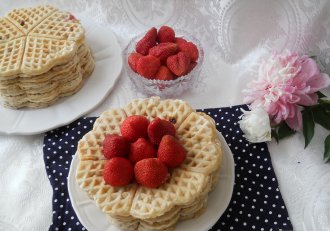 Desert waffle cu capsuni