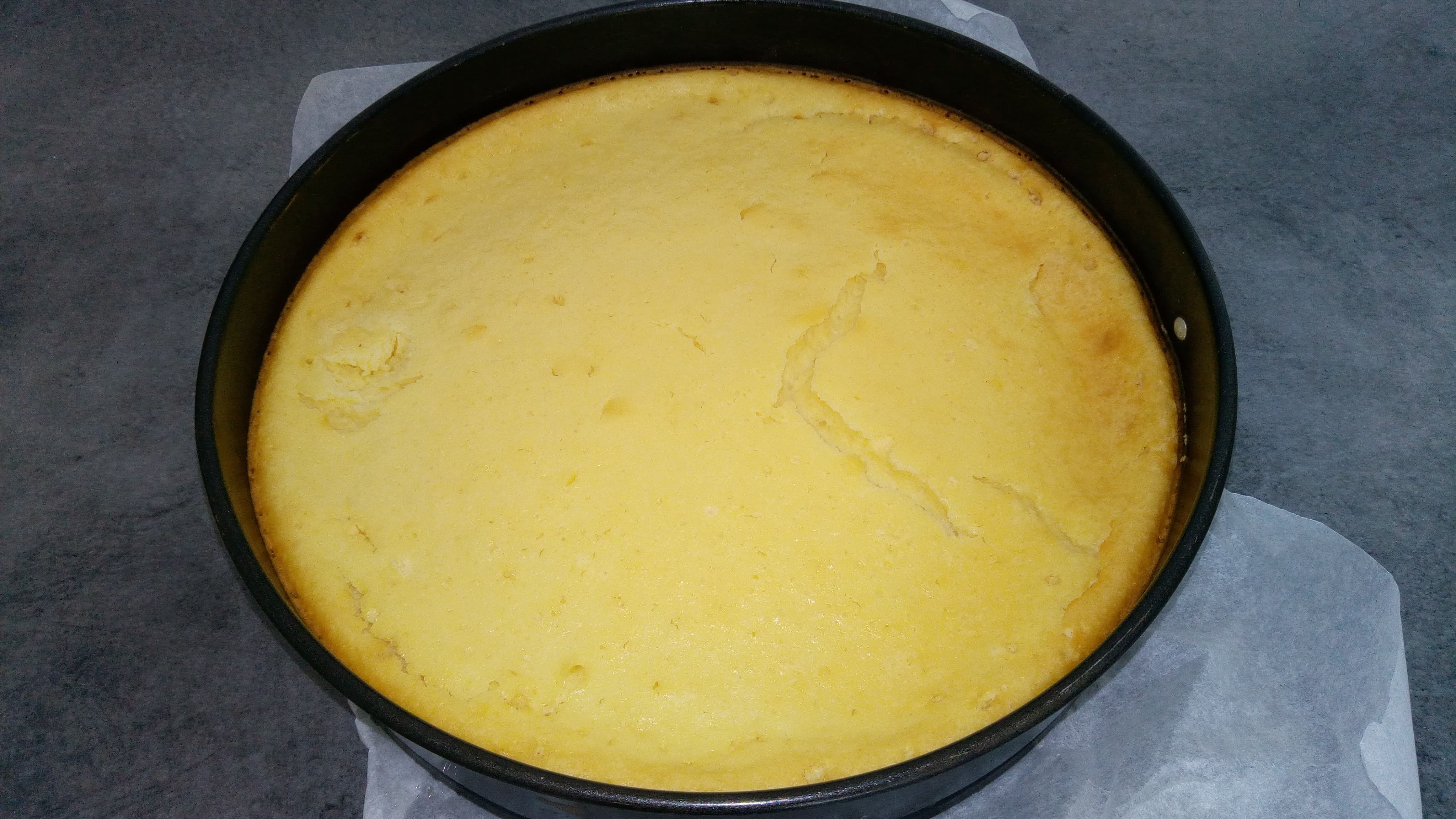 Desert cheesecake copt, cu cirese