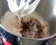 Desert rulada de ciocolata cu frisca, tonka si zmeura-1