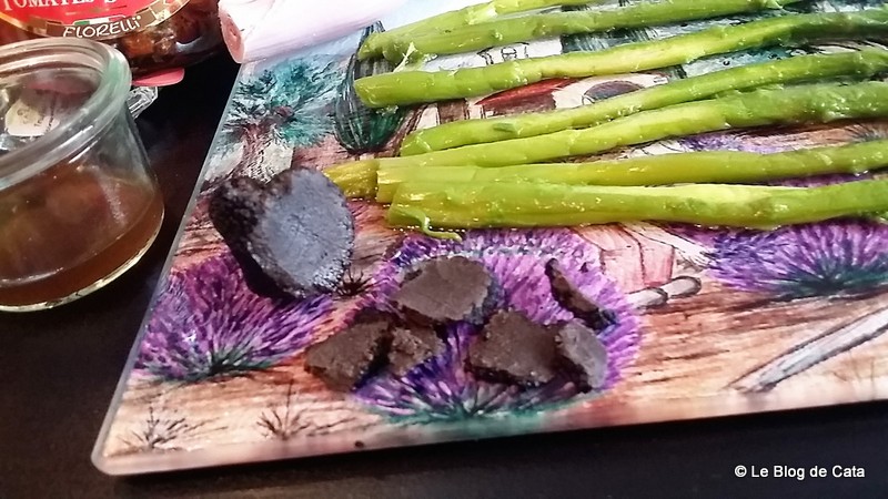 Aperitiv fritata/ Omleta cu asparagus si trufa neagra