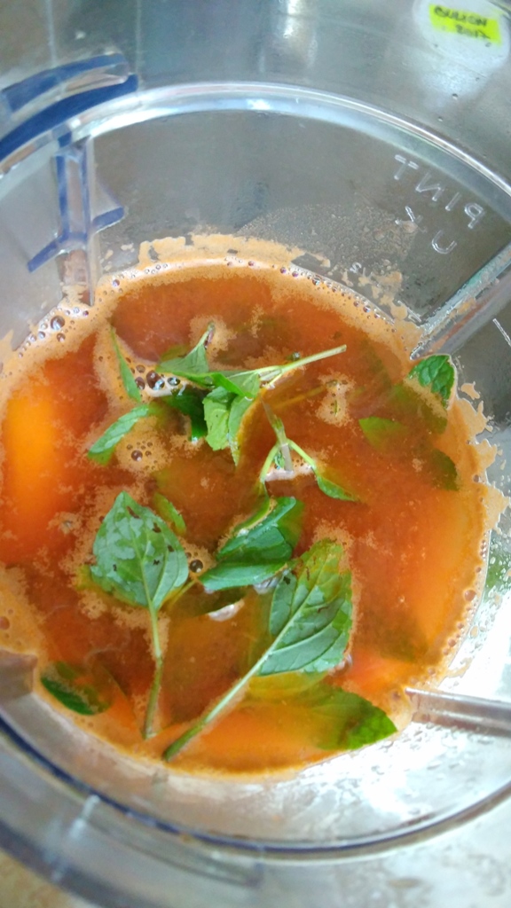 Supa de linte cu coriandru, menta si chilli