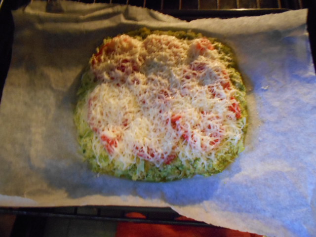 Pizza cu blat de broccoli