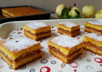 Desert prajitura turnata cu mere de vara
