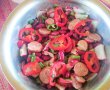 Salata de fasole rosie cu carnat de porc-13