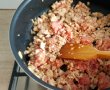 Paste cu carne de porc in sos de rosii aromat-2