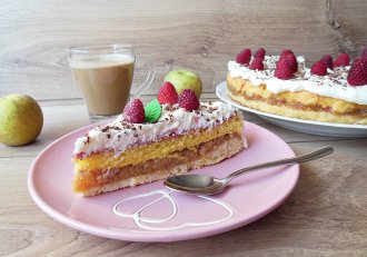 Desert tarta cu mere, pandispan si mascarpone