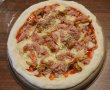Pizza cu ton si galbiori-1