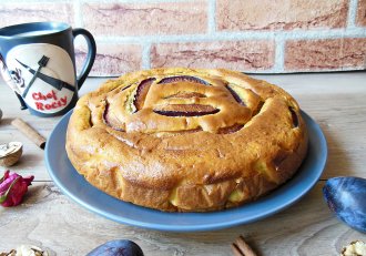 Desert prajitura cu prune si mascarpone