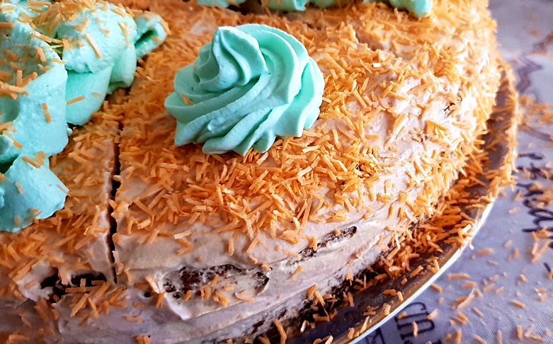 Desert carrot cake