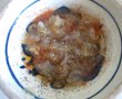 Fasole batuta, in chifle, cu sos de ceapa si salata de sfecla rosie-6