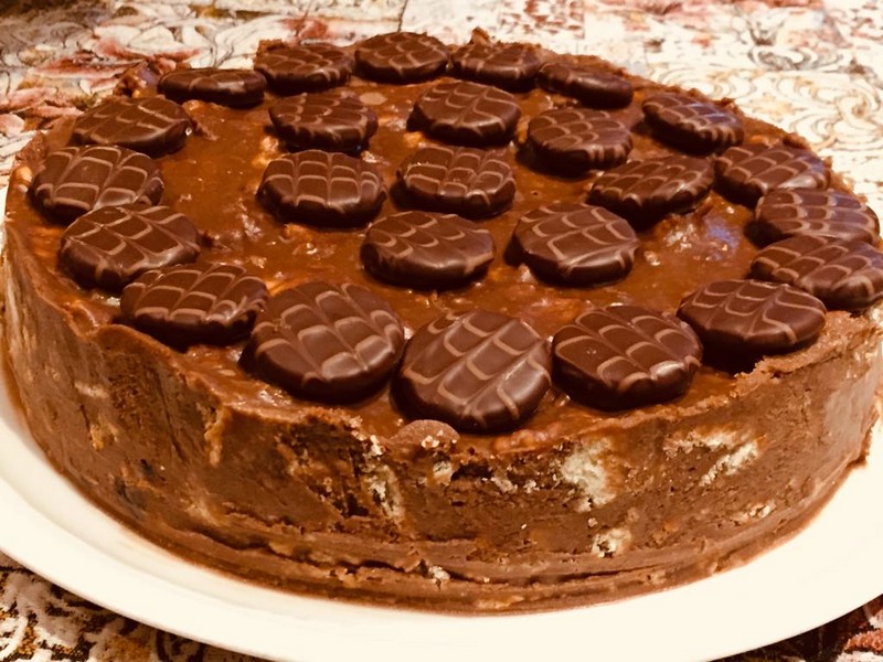 Desert tort de biscuiti cu ciocolata