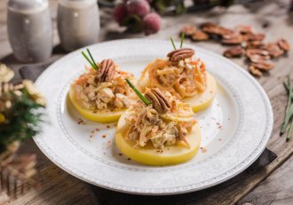 Aperitiv midinette cu pui si salata de cruditati