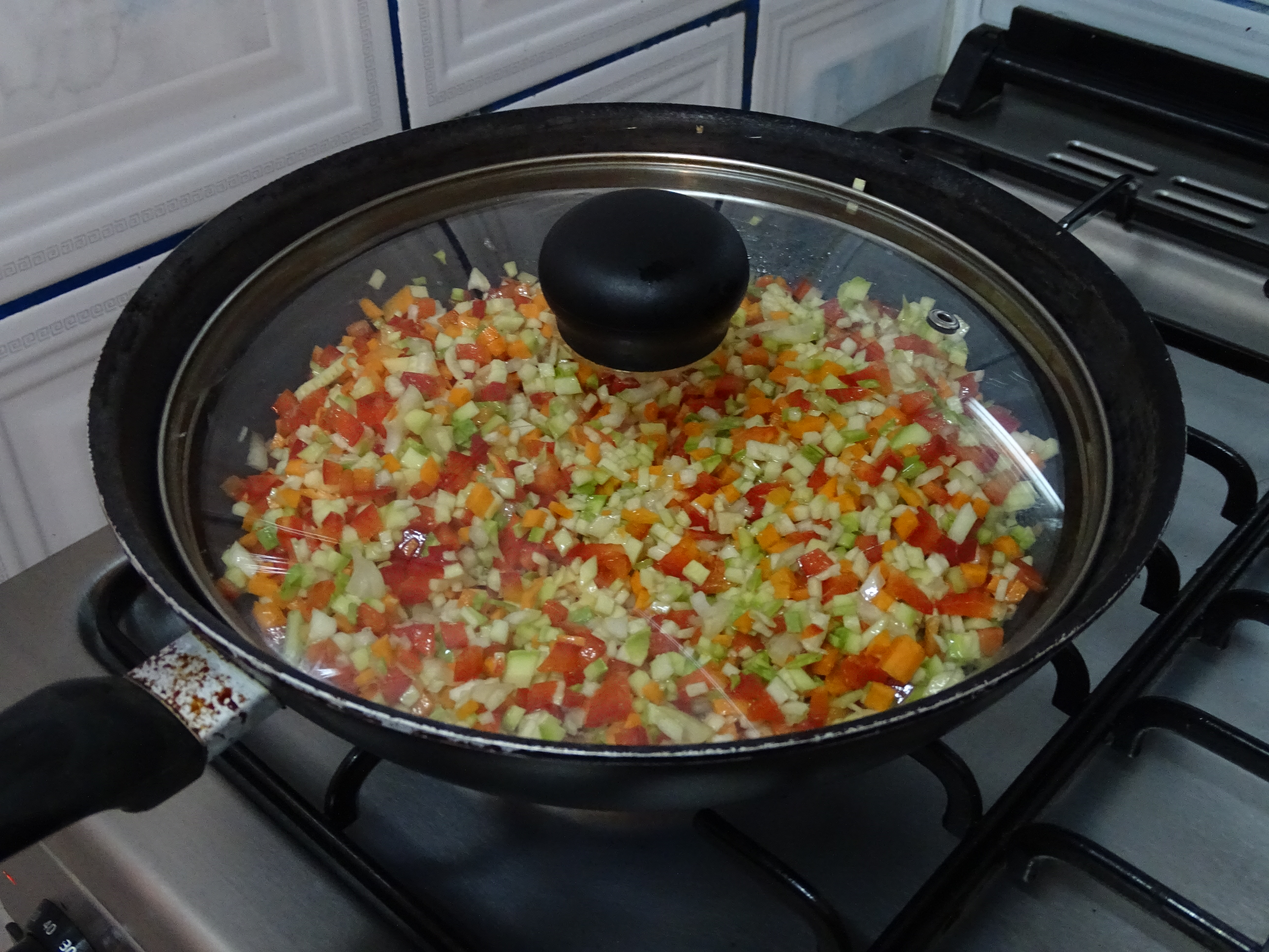 Orez cu legume la tigaia wok