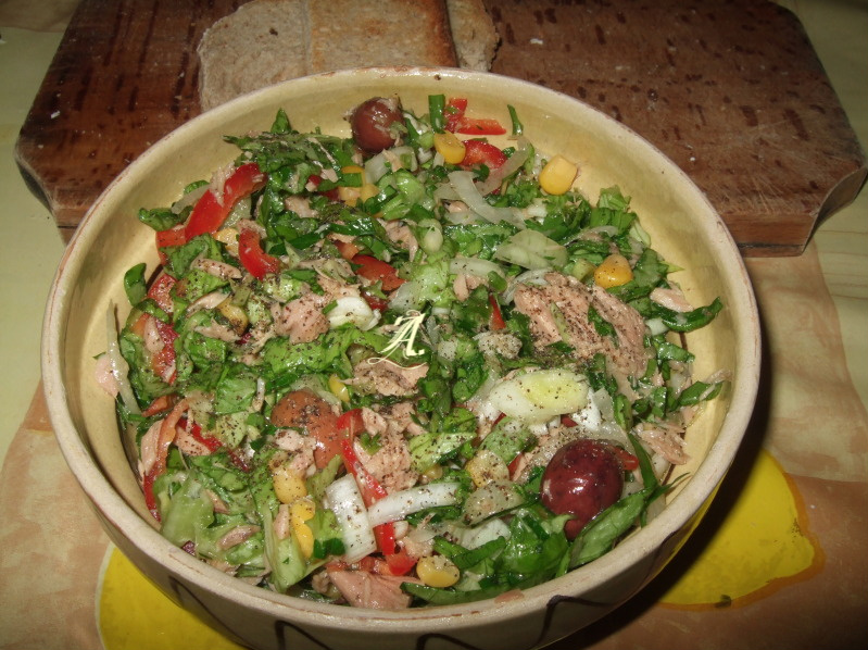 Salată de primăvară cu ton