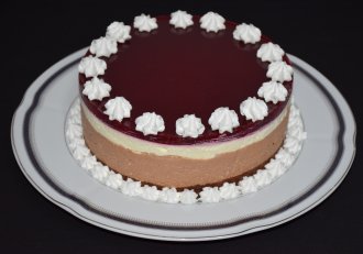 Desert cheesecake rece cu ciocolata si jeleu de zmeura