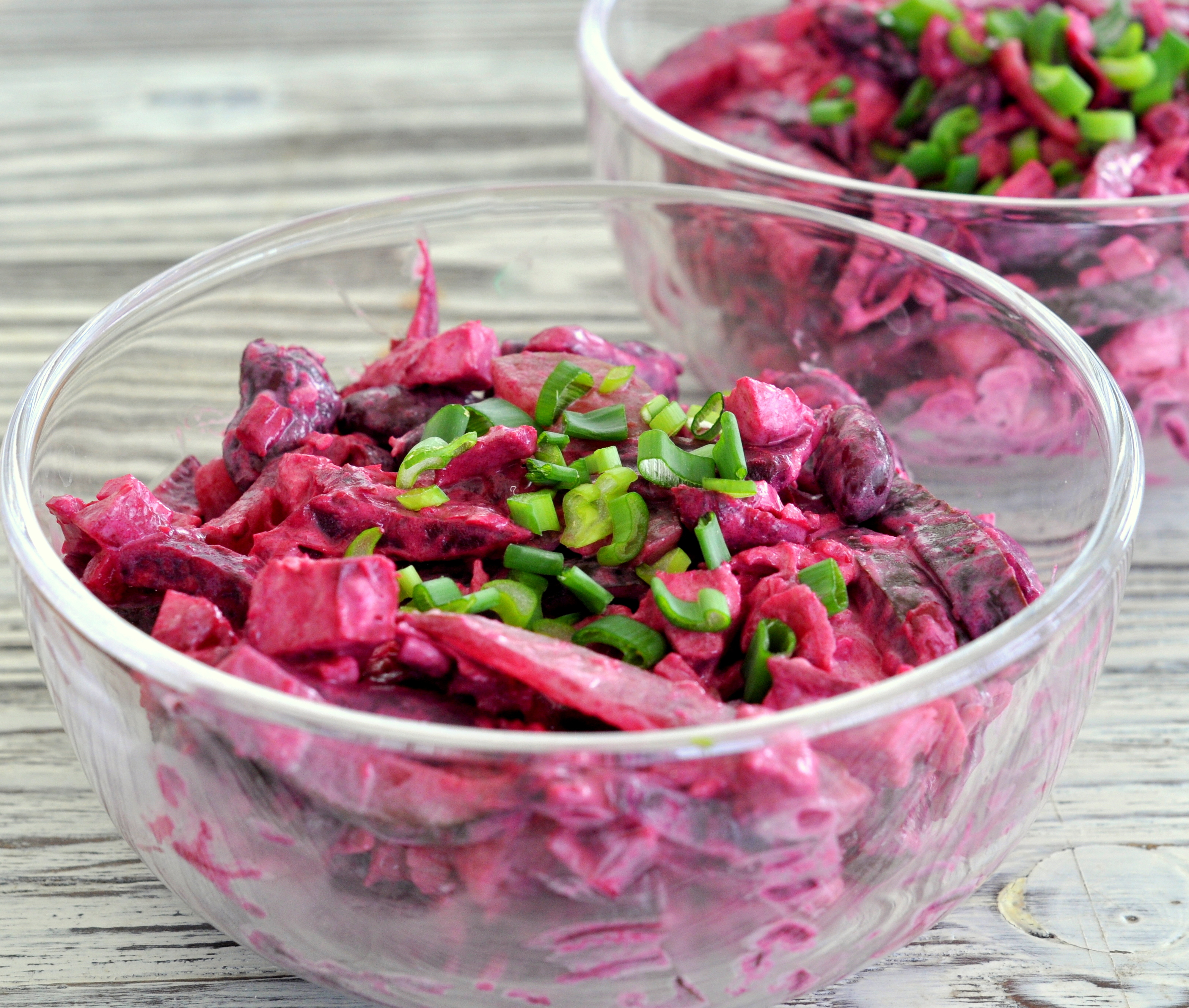 Salata cazaceasca cu sfecla rosie, fasole si piept de pui