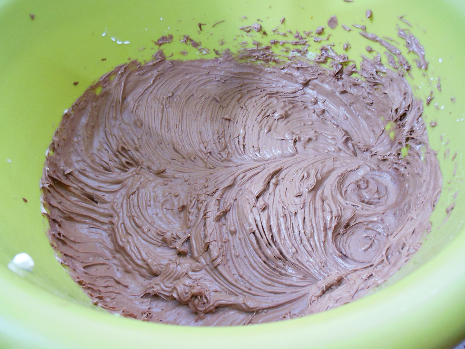 Desert Tort cu crema de ciocolata si crema de afine