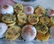 Pulpe de pui pe pat de ciuperci si cartofi, la cuptor-6