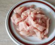 Paste cu carne de pui in sos de rosii si ardei-0