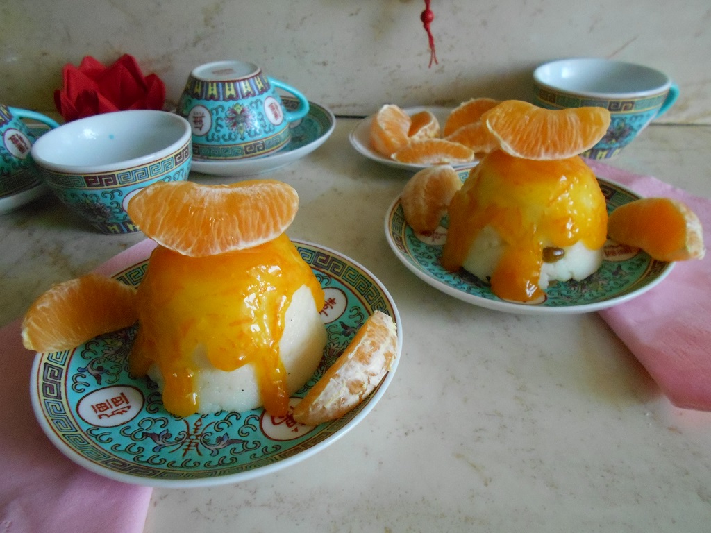 Desert gris cu lapte si stafide, in sos de portocale